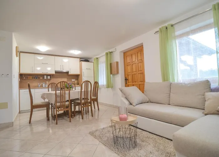 Flower House Holiday home Podcetrtek