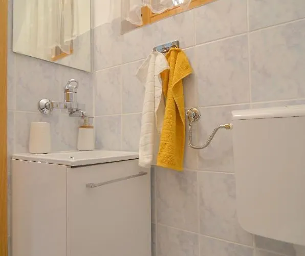 Holiday home Flower House